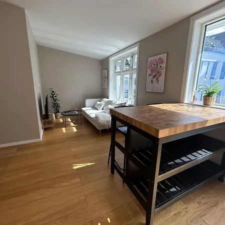 Bergen City Apartment דירה *